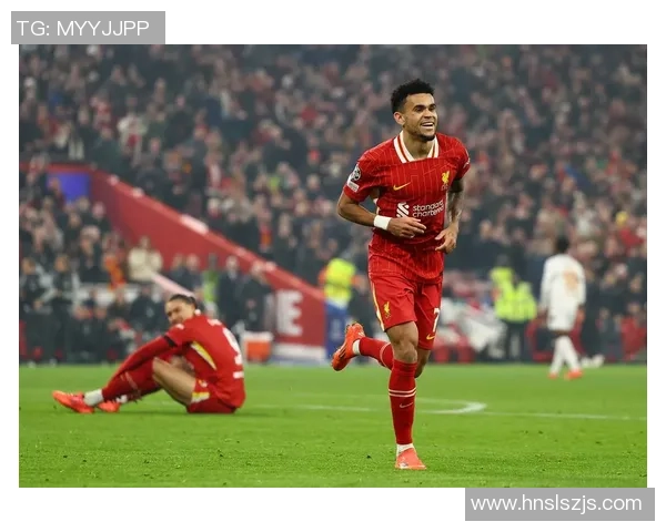 从足球明星童年照看他们的成长轨迹与梦想启航之路 从足球明星童年照看他们的成长轨迹与梦想启航之路