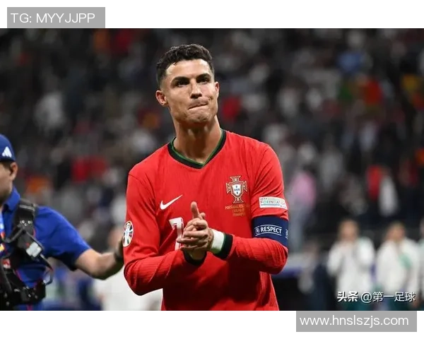 全球足球明星排名前九的传奇故事与成就解析