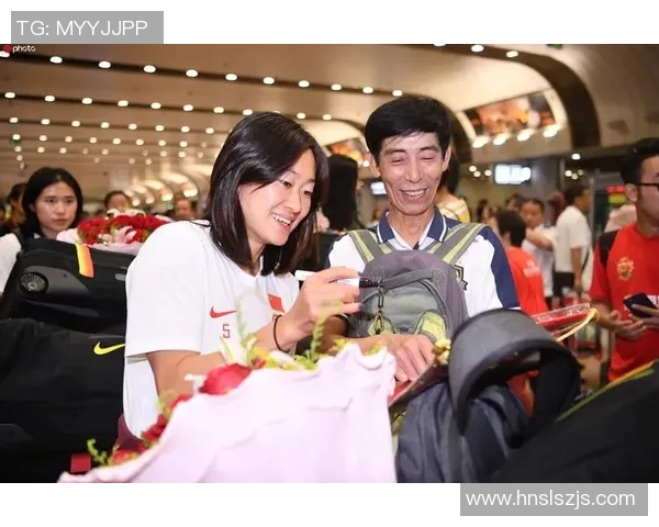 足球捧花的浪漫寓意与创意设计让每个球迷都能感受到爱的传递 足球捧花的浪漫寓意与创意设计让每个球迷都能感受到爱的传递